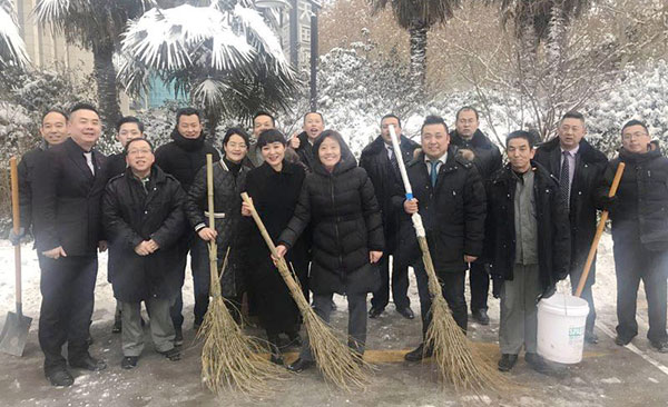 風(fēng)雪中綻放自己的芳華